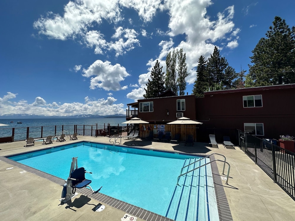 Crown Motel and Family Resort - photo 94