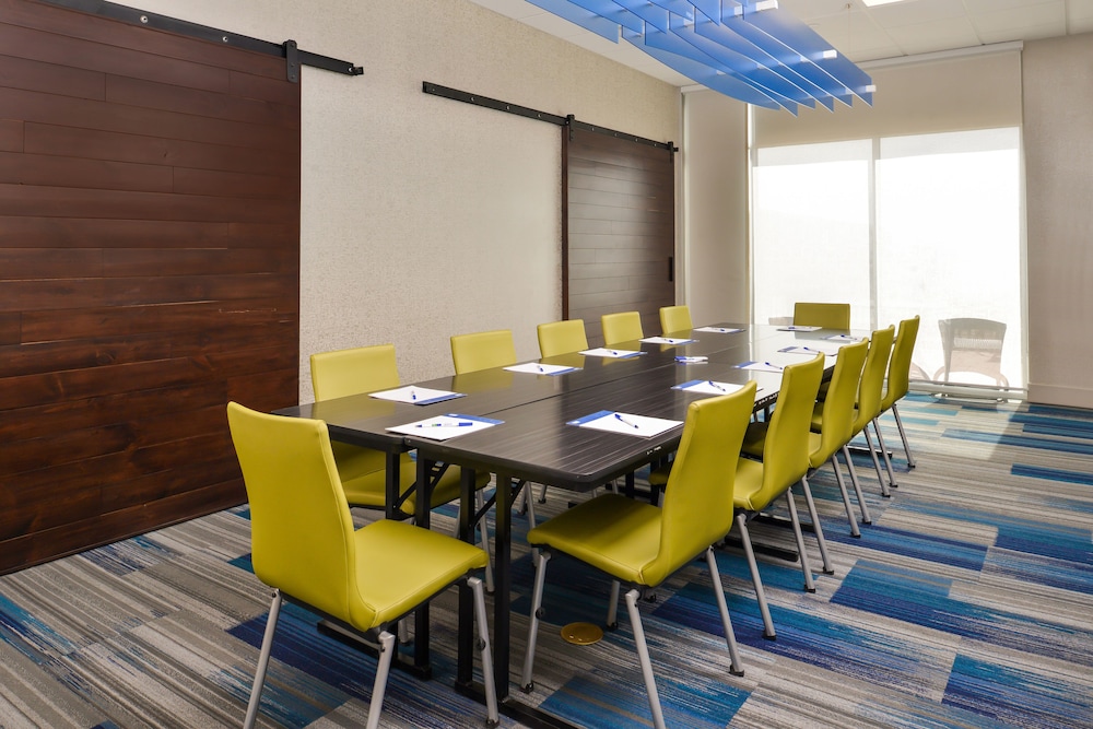 Holiday Inn Express & Suites Van Horn by IHG - photo 50
