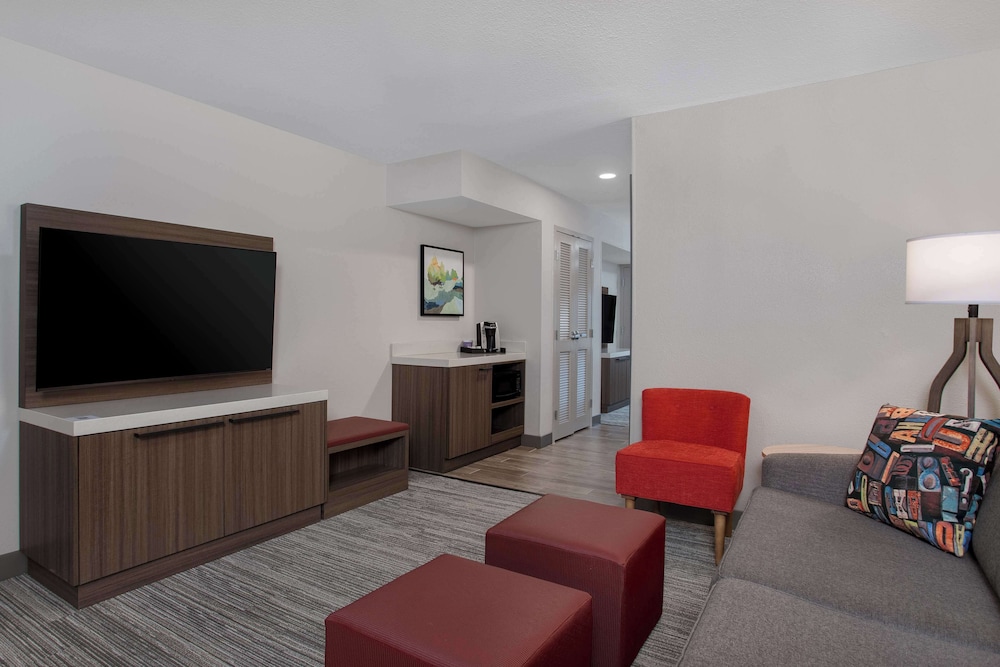Hilton Garden Inn Omaha West - photo 24