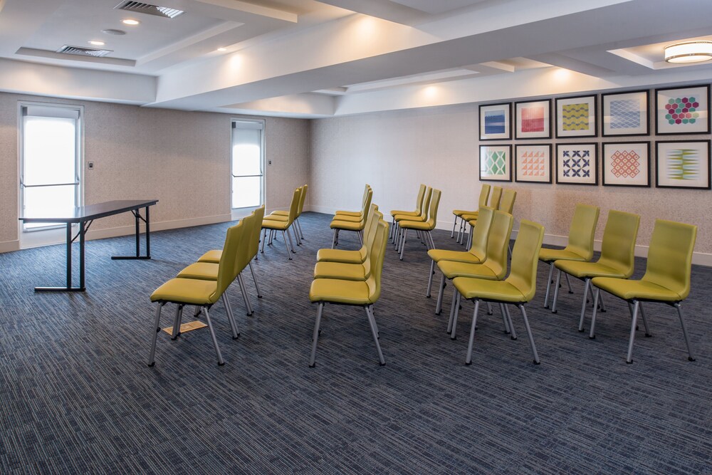Holiday Inn Express Sierra Vista by IHG - photo 55