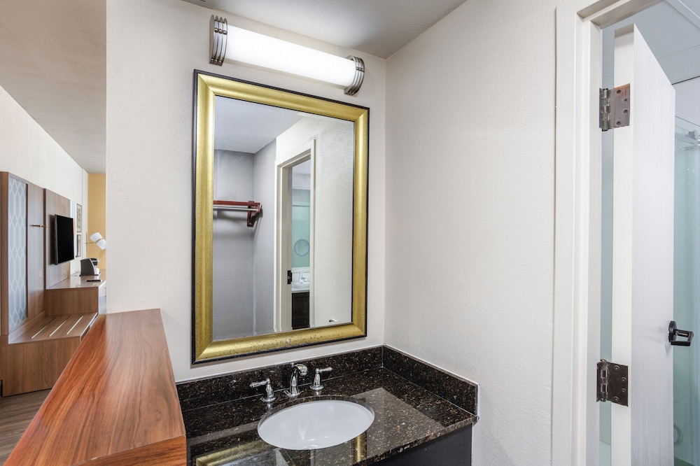 Holiday Inn Hotel & Suites Springfield I 44 by IHG - photo 22