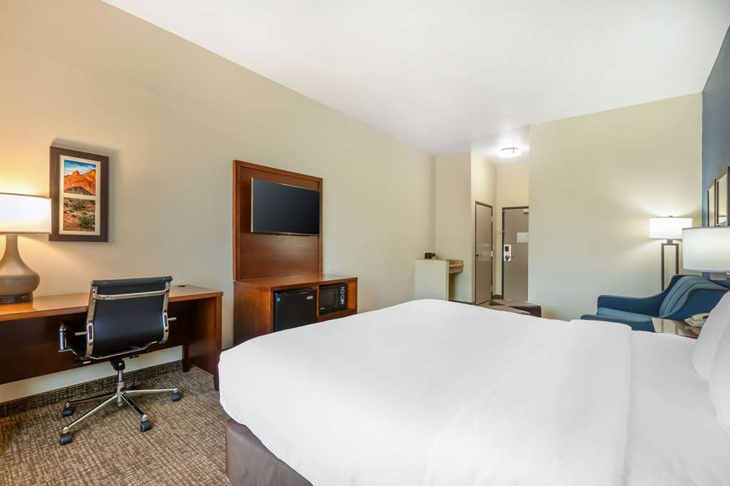 Comfort Inn & Suites Yuma I 8 - photo 13