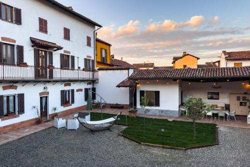 Casa Pierre — 4-Star Luxury Hotel in Castelnuovo Bormida, Italy