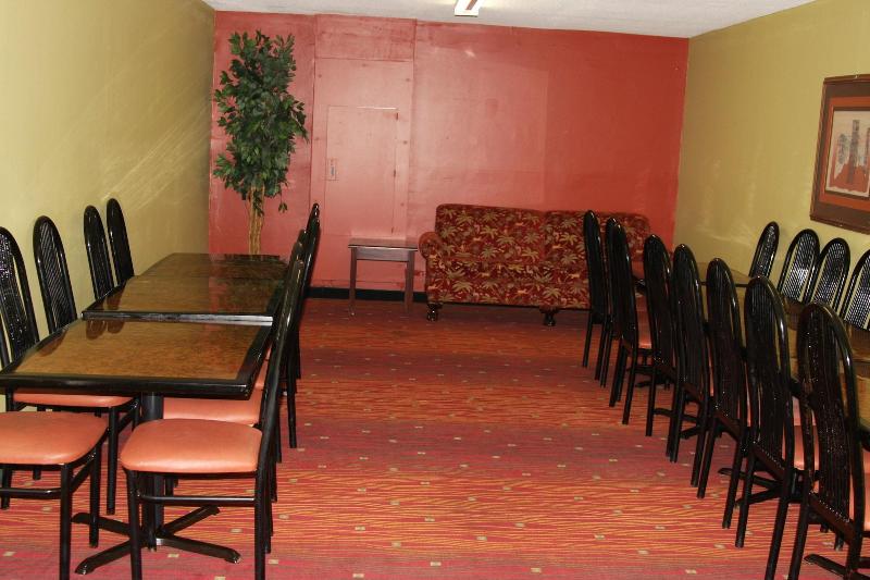Best Inn Booneville - photo 6