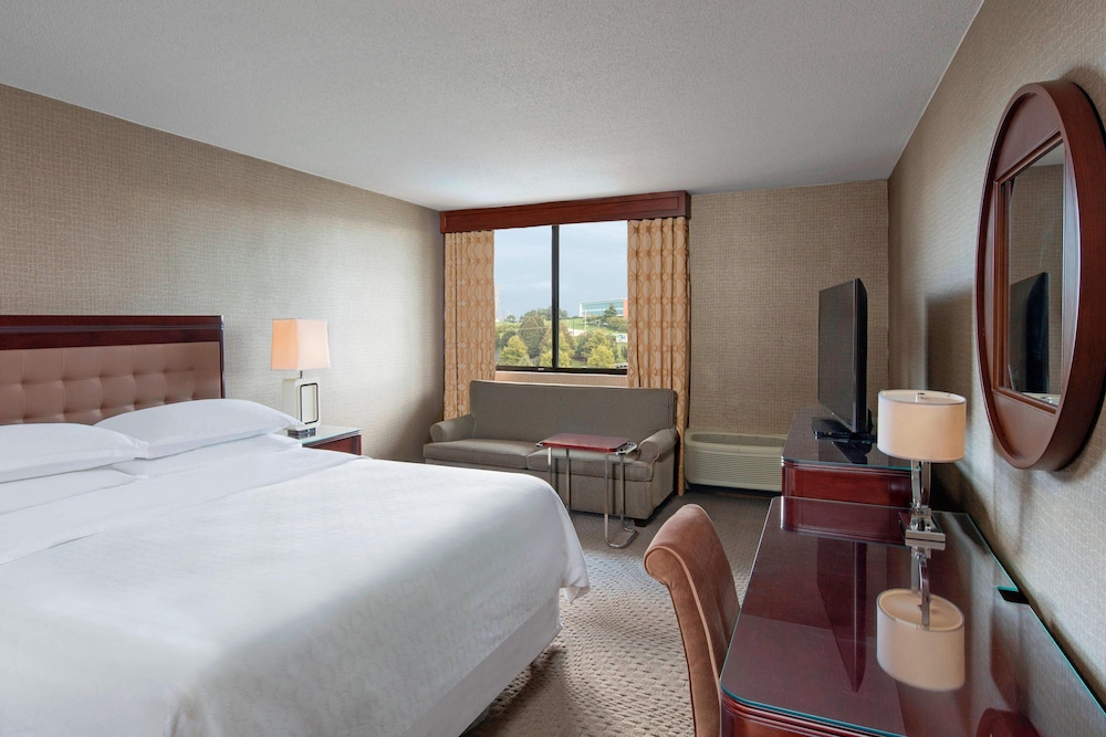 Sheraton Harrisburg Hershey Hotel - photo 13
