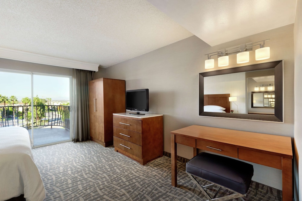 Embassy Suites by Hilton Santa Ana Orange County Airport - photo 18
