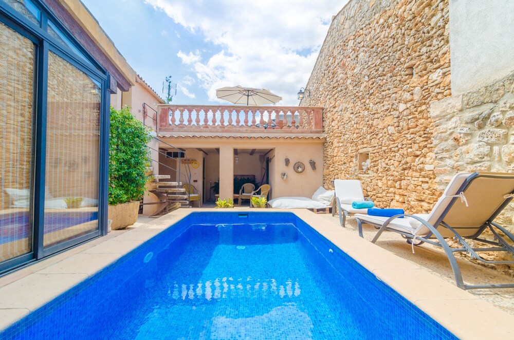 Ca Na Missa - carbon neutral hotel in Llubi