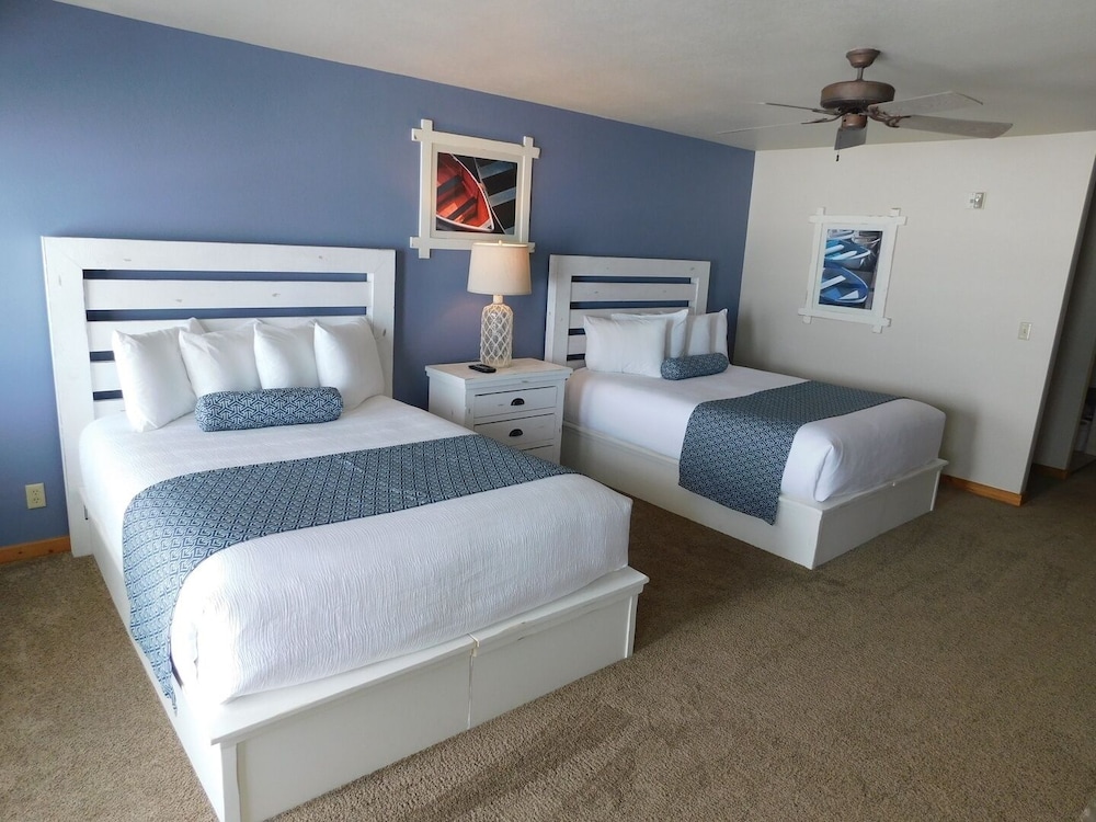 Quarterdeck Resort & Restaurant - photo 39