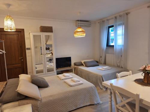Incantevole Appartamento Monolocale Alba 2 — 4-Star Luxury Hotel in Alba, Italy