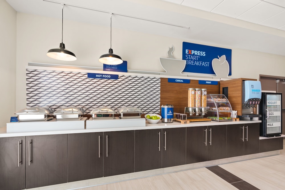 Holiday Inn Express & Suites Suisun City by IHG - photo 39