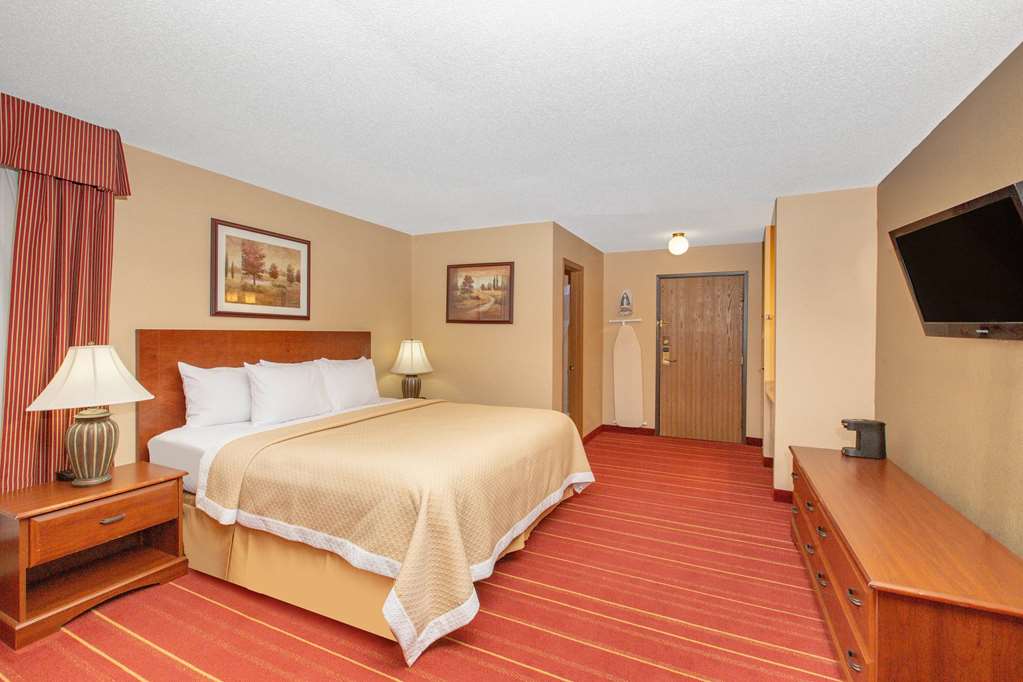 Days Inn by Wyndham Salina I 70 - photo 20