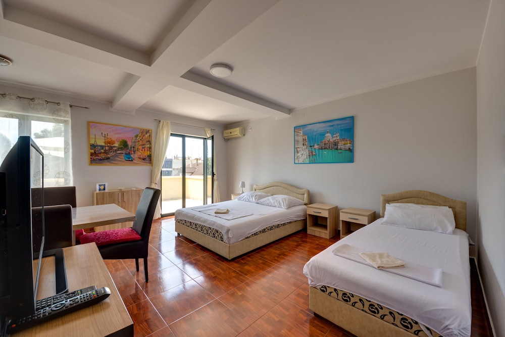 Apartmani Bozinovic — hotel in Herceg-Novi