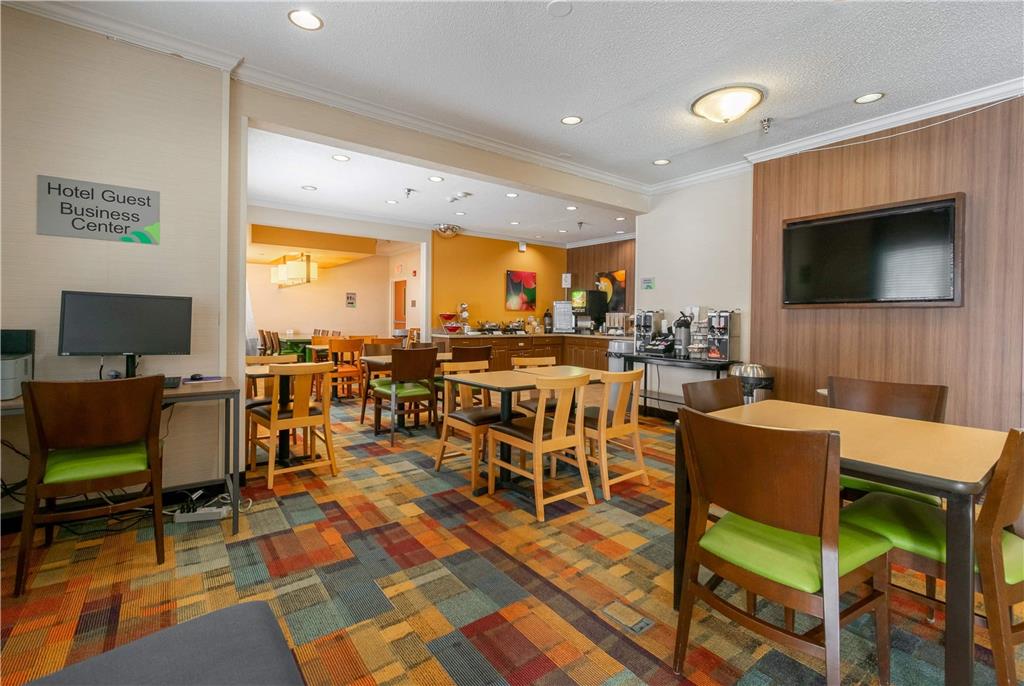 Wingate by Wyndham Great Falls - photo 18