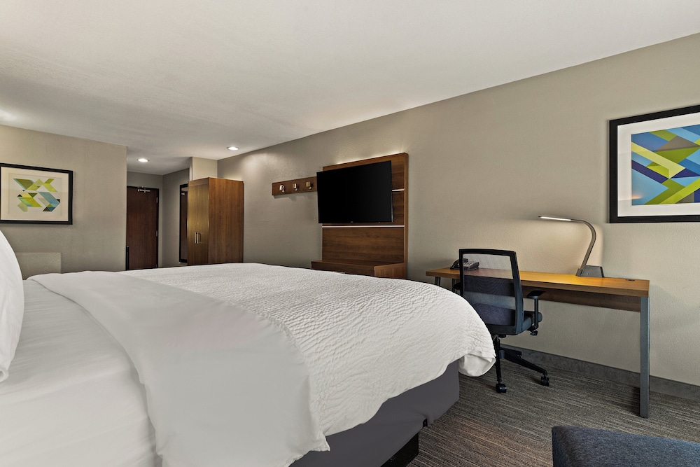 Holiday Inn Express Hotel & Suites Okmulgee by IHG - photo 15
