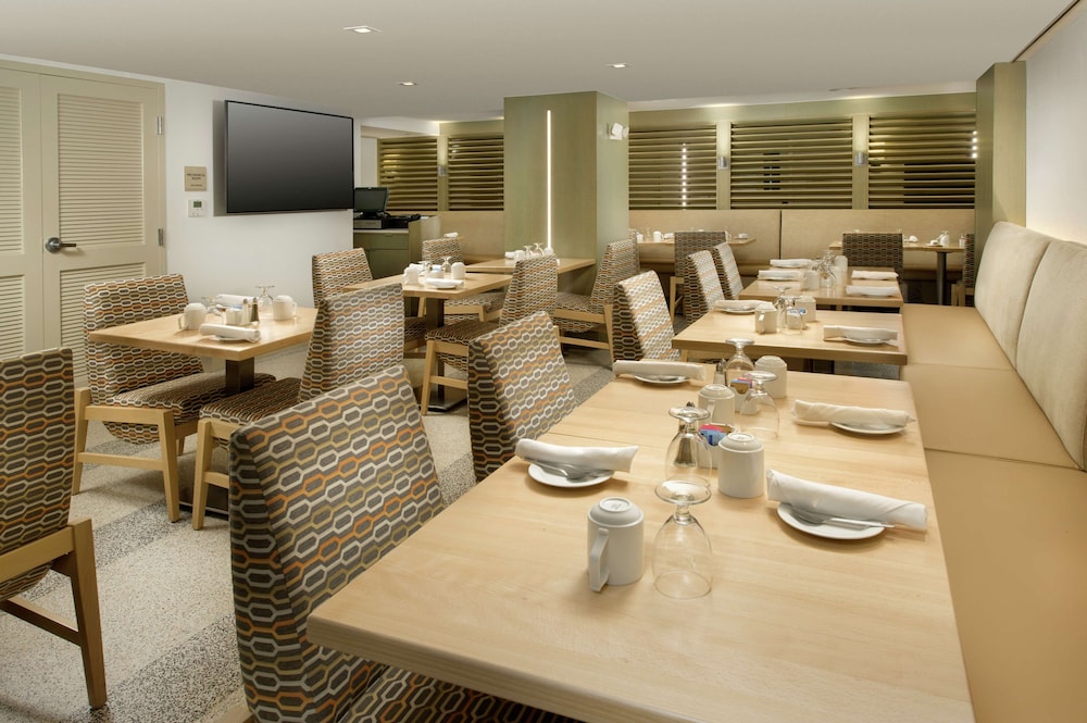 Hilton Garden Inn Miami South Beach - photo 28