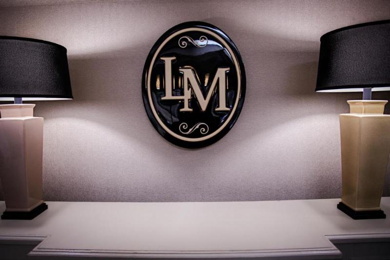 The Landmark Hotel - photo 8