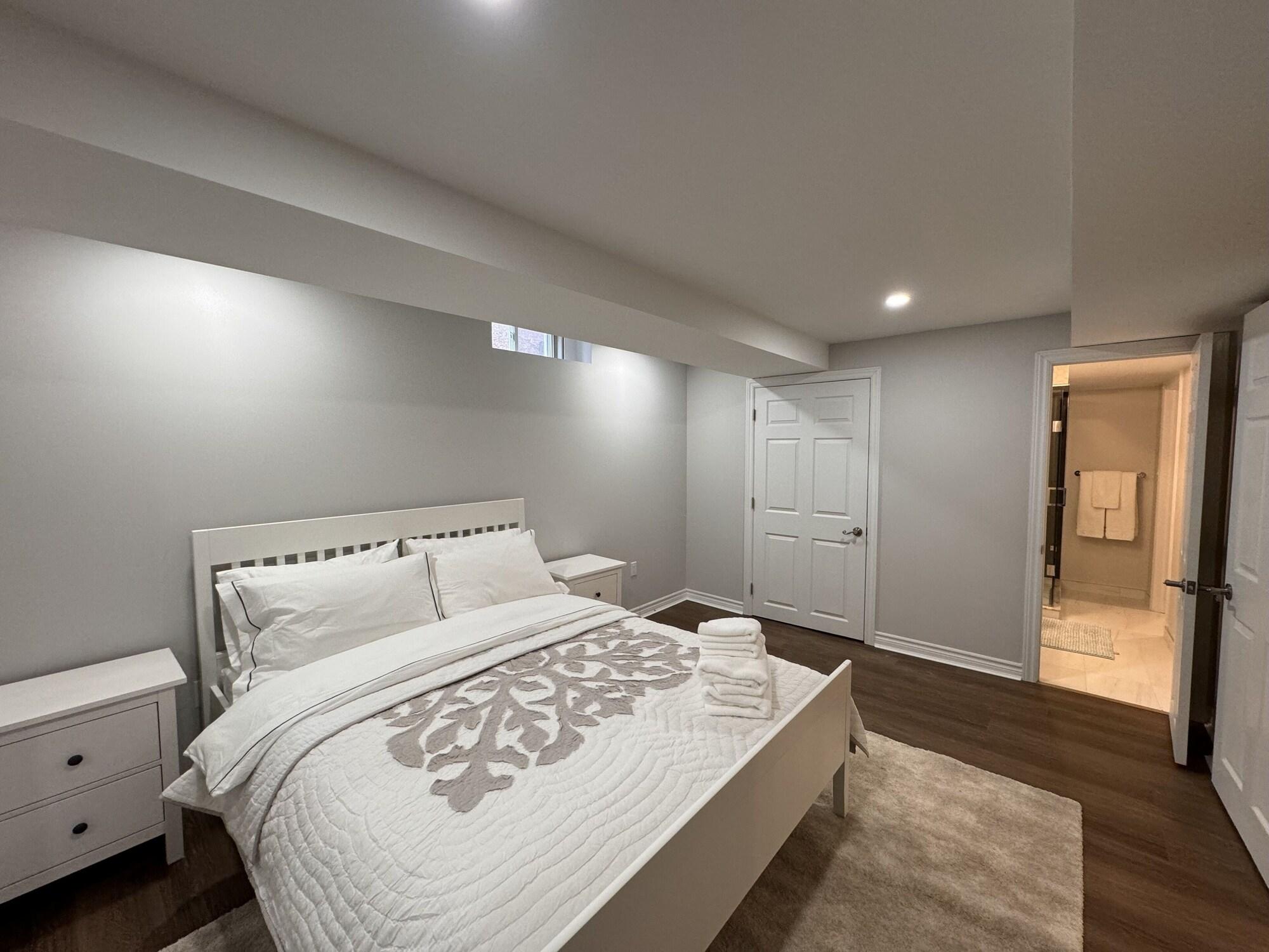 Spacious Bottom Floor 2BR Suite — 4-Star Luxury Hotel in Innisfil, Canada