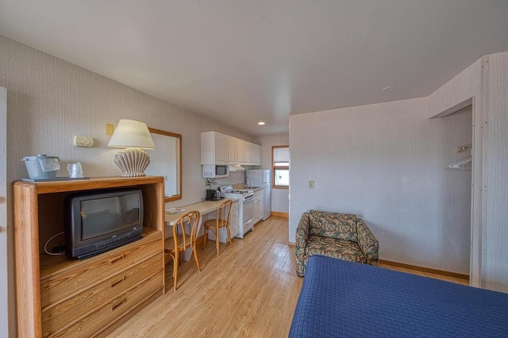 Sea Spray Motel - photo 9