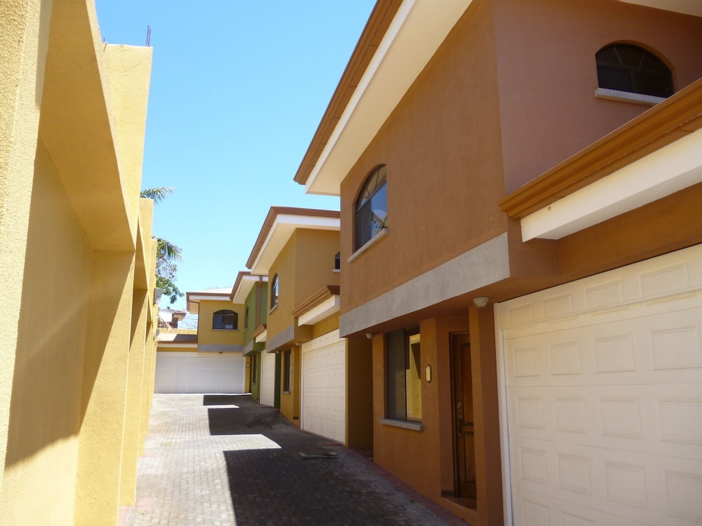 Apartotel La Cañada in San Rafael, Costa Rica