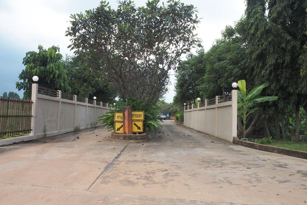 Country Inn 304 in Si Maha Phot, Thailand