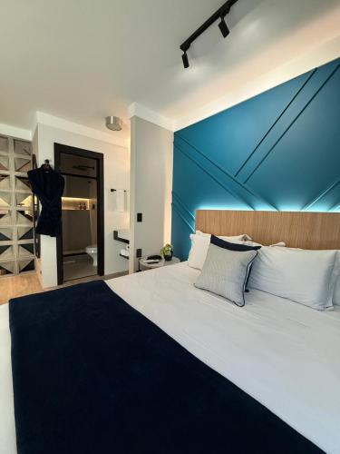 Flat Blue Praia de Camburi in Vitoria, Brasil