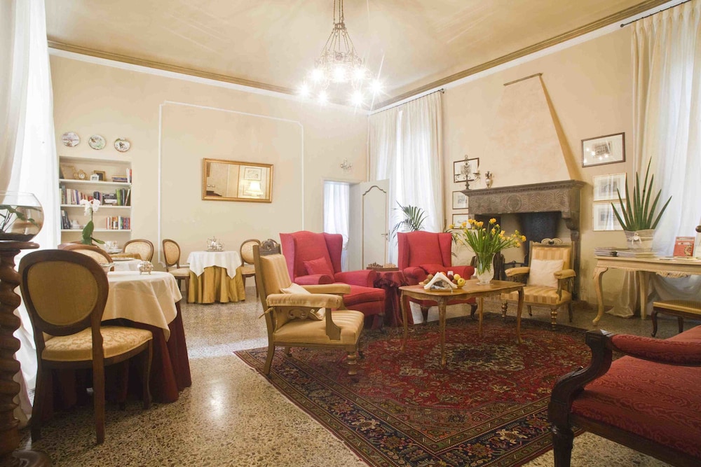 Relais San Lorenzo — 4-Star Luxury Hotel in Lucca, Italy