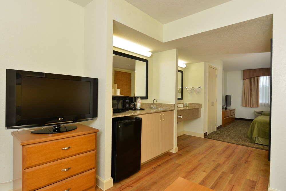 Spark by Hilton Orlando near Universal - photo 16