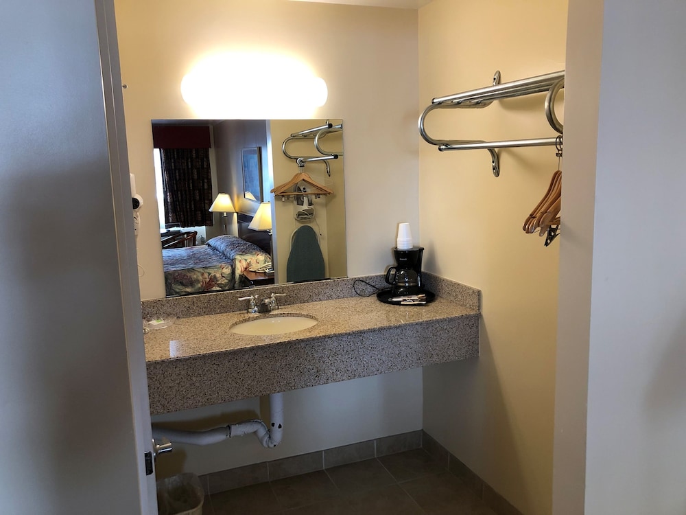 The Aventis Inn - photo 7
