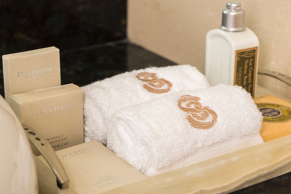 Bathroom amenities