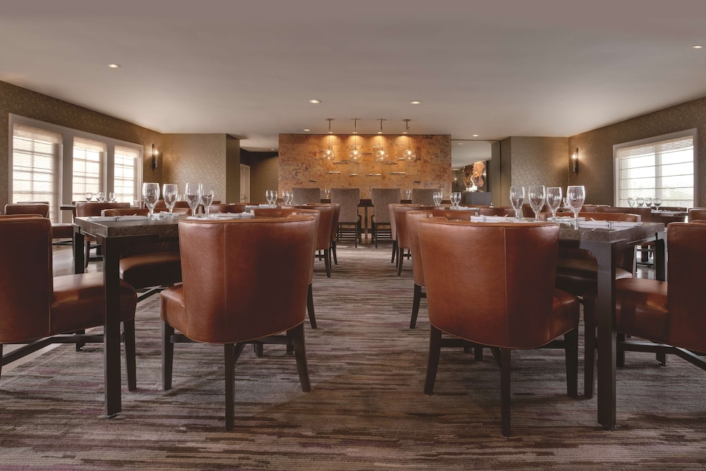 Embassy Suites by Hilton Scottsdale Resort - photo 42