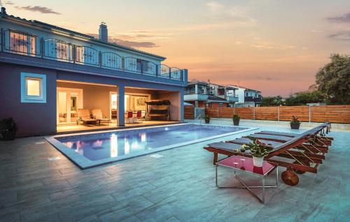 4 Bedroom Stunning Home In Pula — 4-Star Luxury Hotel in Pula, Croatia