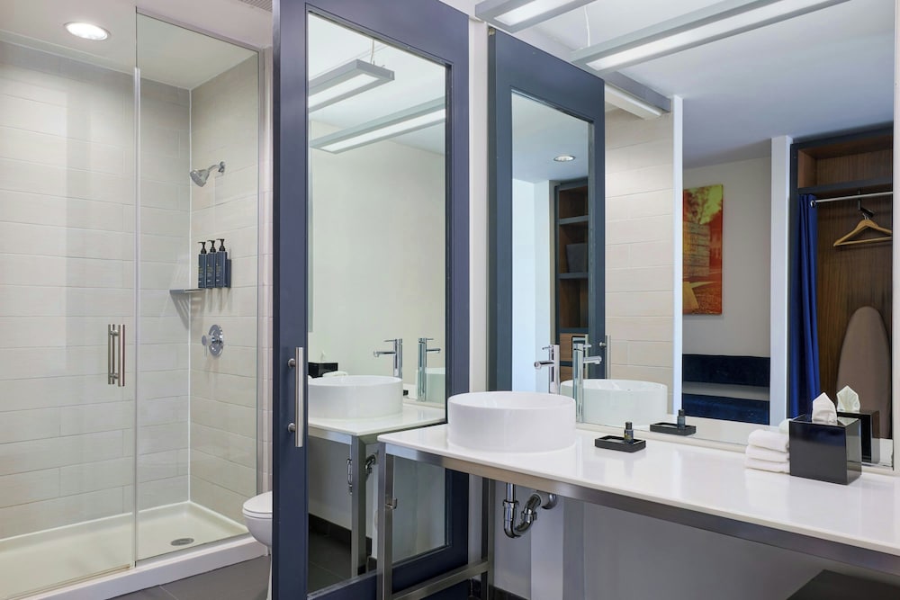 Aloft Durham Downtown - photo 35