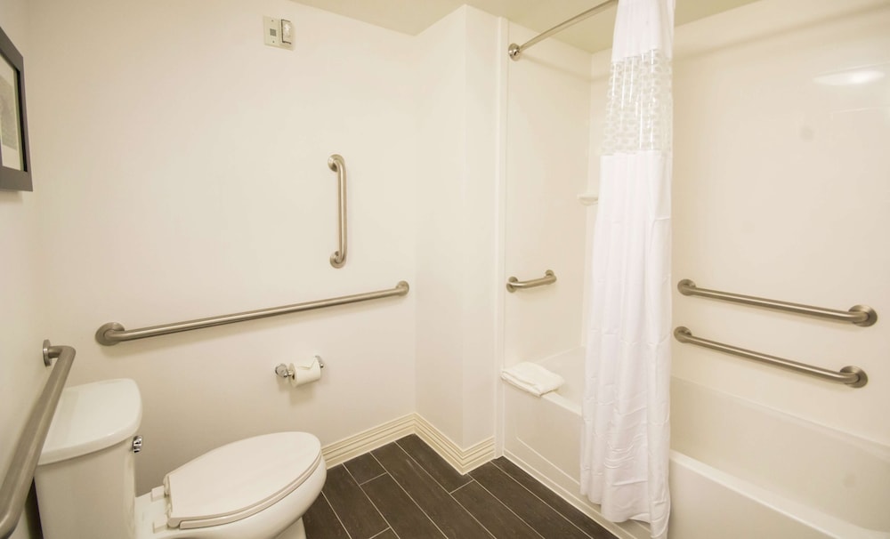 Hampton Inn & Suites Orlando At SeaWorld - photo 13
