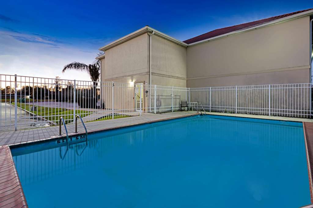 La Quinta Inn & Suites by Wyndham Morgan City - photo 10