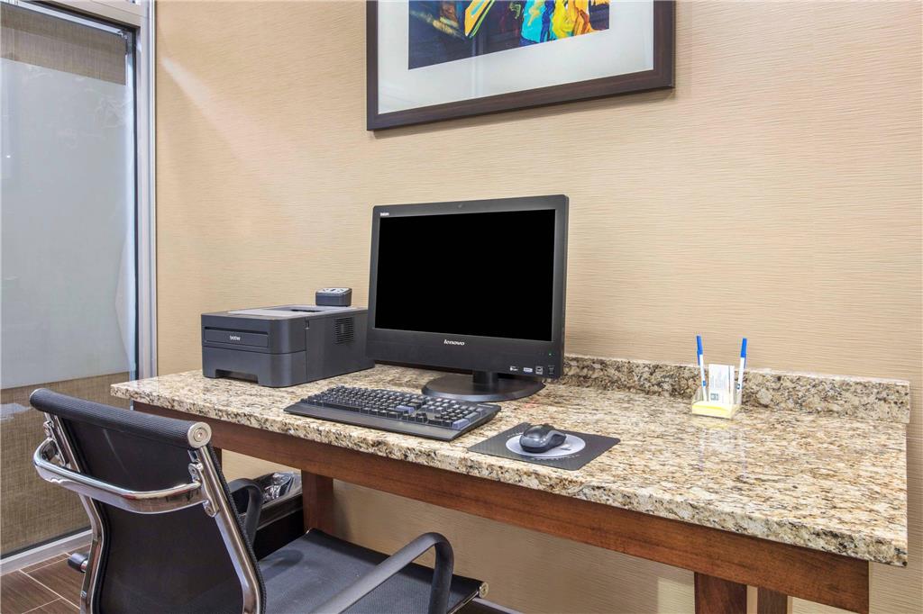 Comfort Inn Memphis Downtown - photo 36
