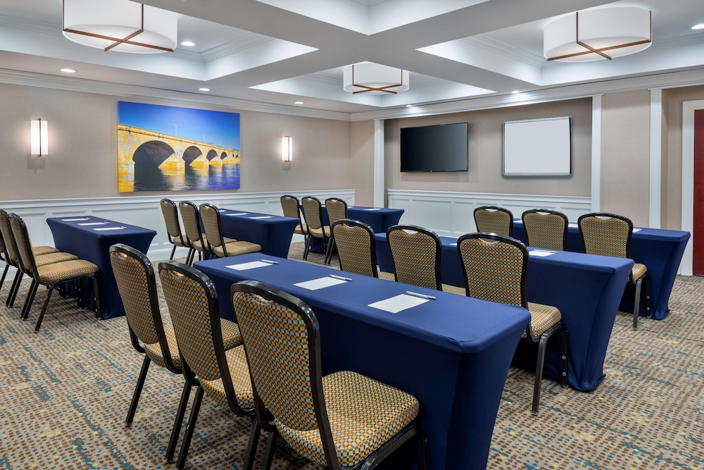 Hampton Inn & Suites Hartford Farmington - photo 43