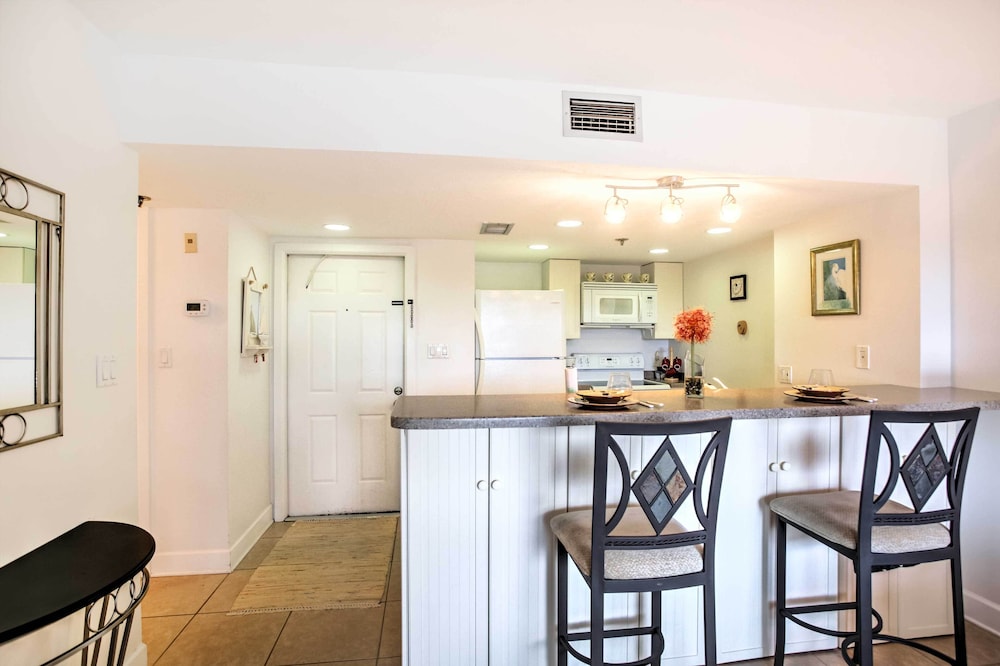 Resort Style Condo with Pool 19 Miles to Fort Myers - photo 13
