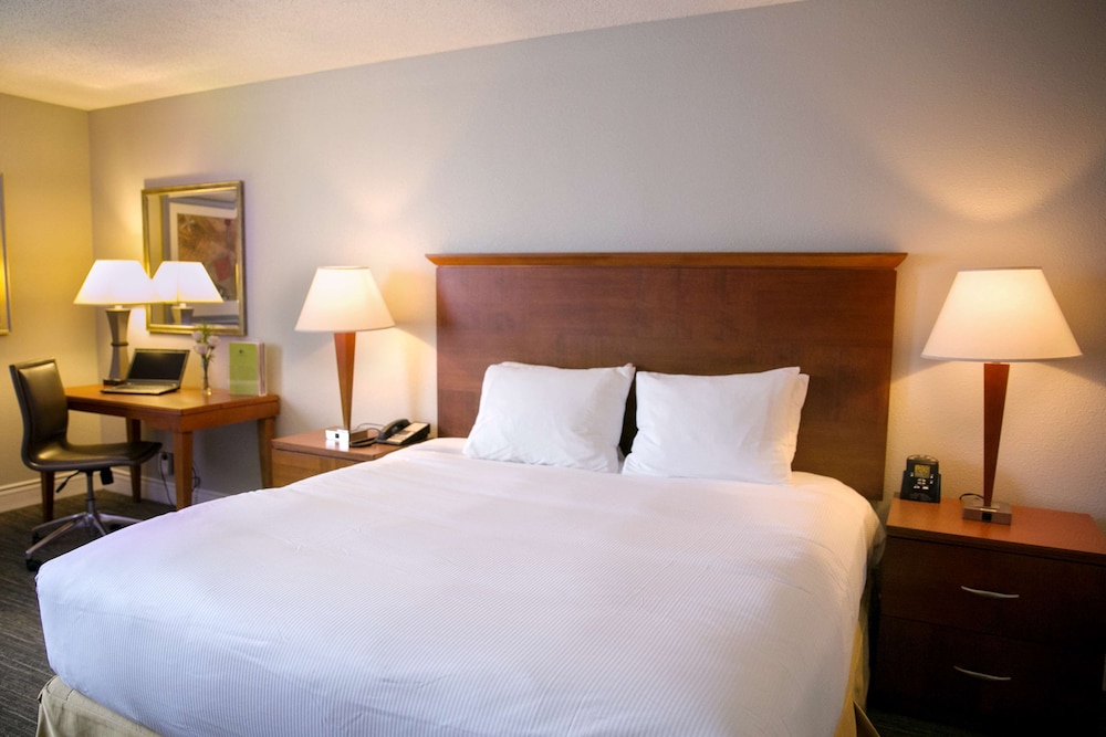DoubleTree by Hilton Minneapolis Park Place - photo 16