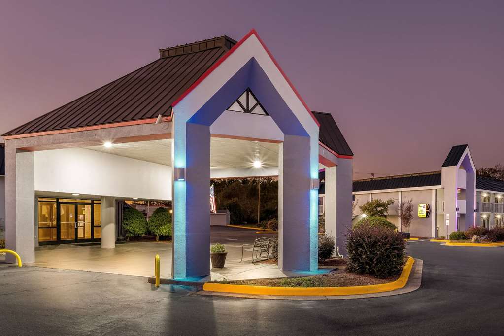 Super 8 by Wyndham Garysburg Roanoke Rapids - photo 5