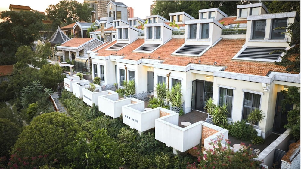 Seclusion with the mountain - last minute hotel in Wuhan