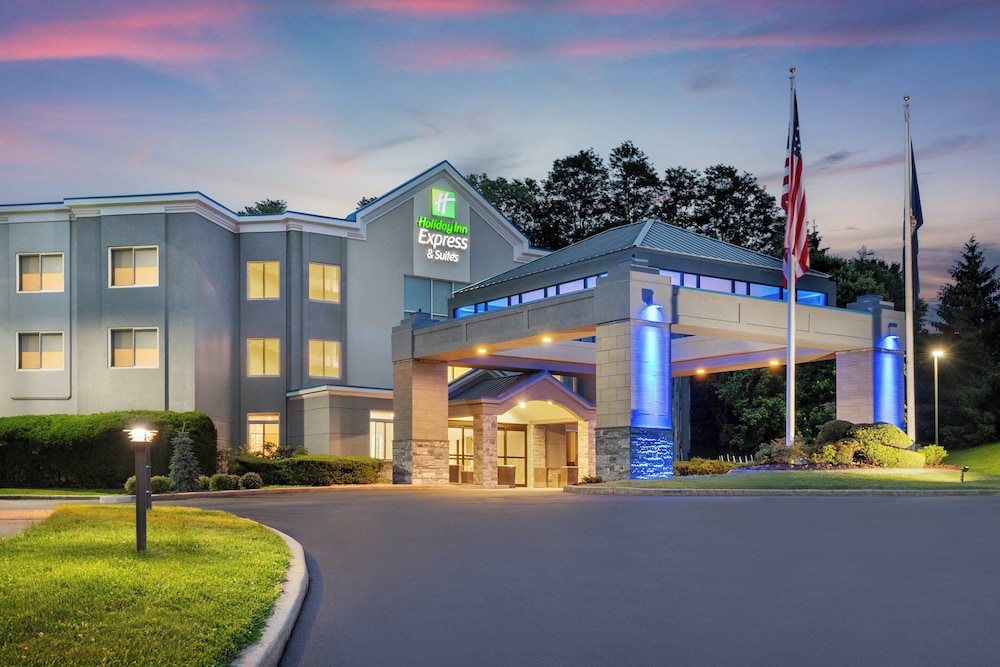 Holiday Inn Express Suites Hawthorne Elmsford North By Ihg — Hawthorne