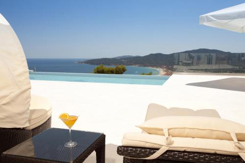 Villa White Pearl — 4-Star Luxury Hotel in Sarti, Greece