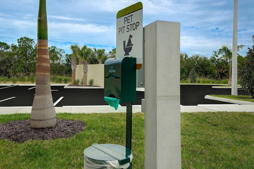 Home2 Suites by Hilton Lakewood Ranch - photo 42