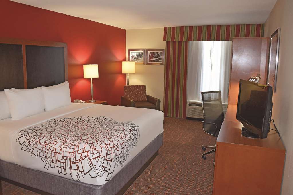 La Quinta Inn & Suites by Wyndham Williamsburg Historic Area - photo 13