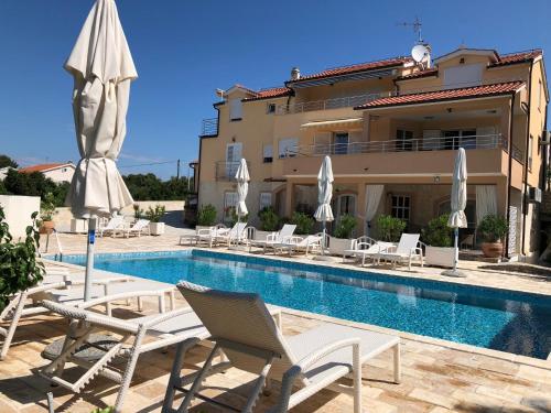 Villa Angelina — 4-Star Luxury Hotel in Brodarica, Croatia