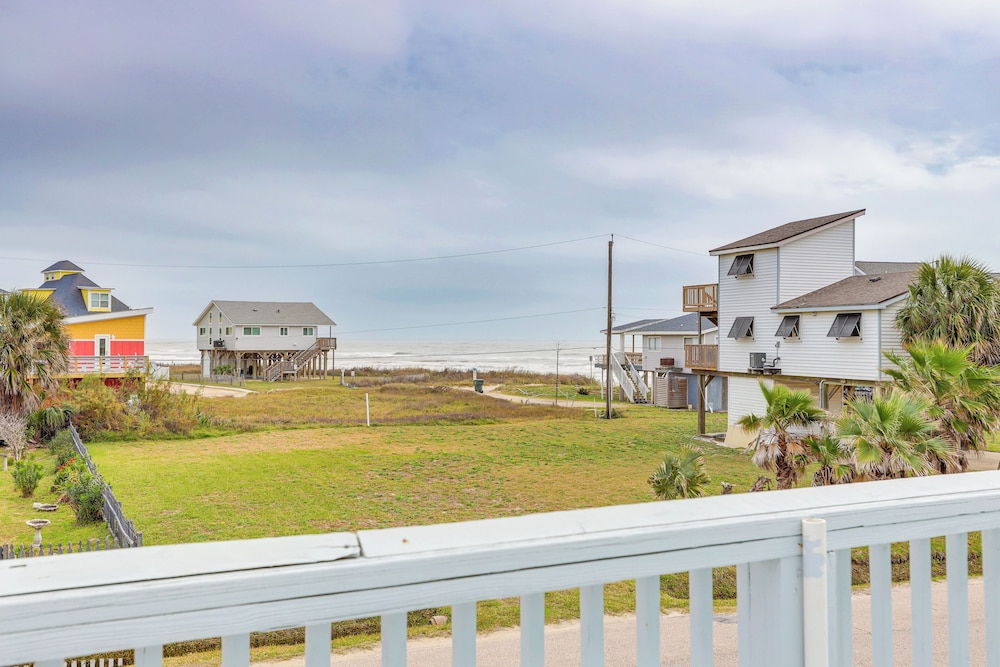 Galveston Vacation Rental Steps to the Beach - photo 10