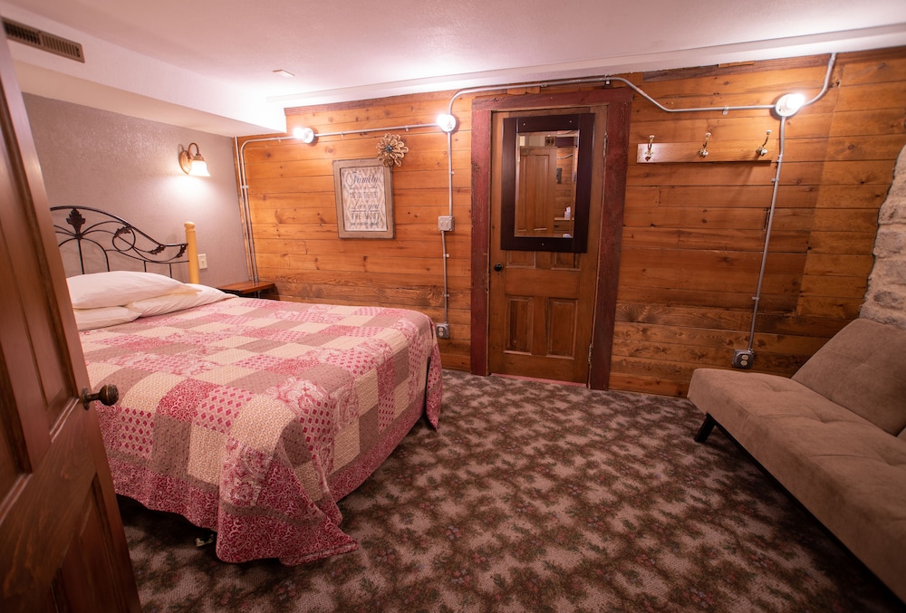 Stone Mill Hotel & Suites - photo 60