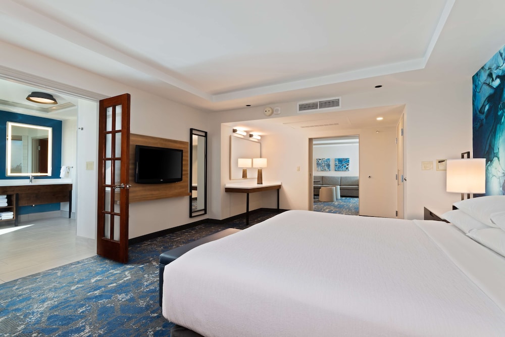 Embassy Suites by Hilton Tampa USF Near Busch Gardens - photo 8