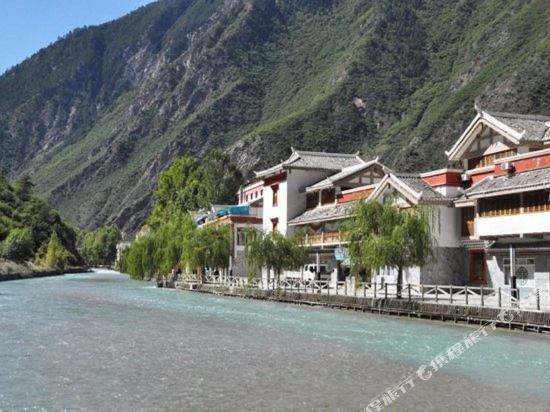 Kangsanglin Hotel - carbon neutral hotel in Aba