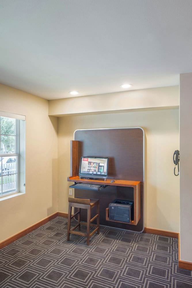 TownePlace Suites by Marriott Portland Hillsboro - photo 27